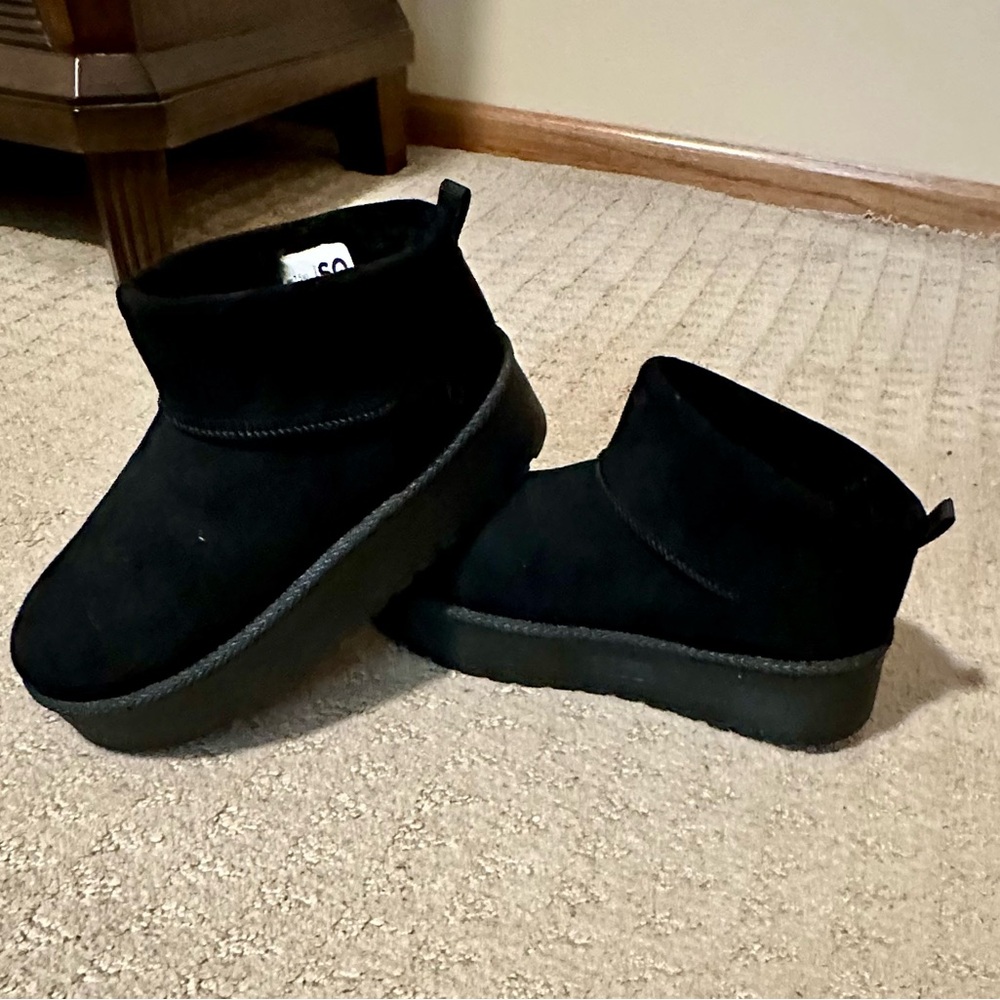 SO Black Suede Ankle Boots - New 7 1/2